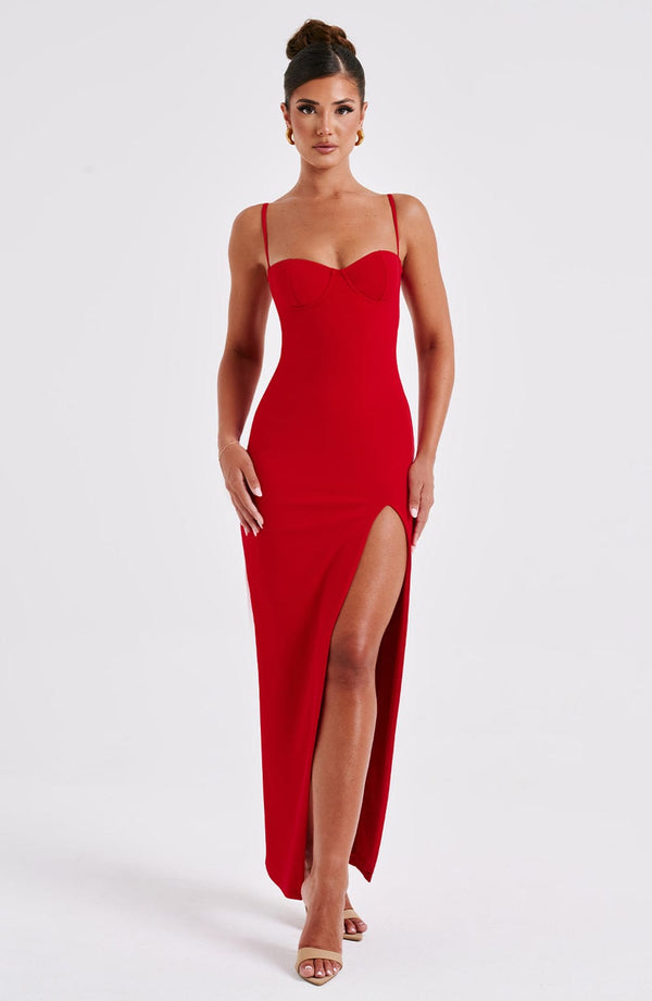 Crimson Elegance Maxi Elbise