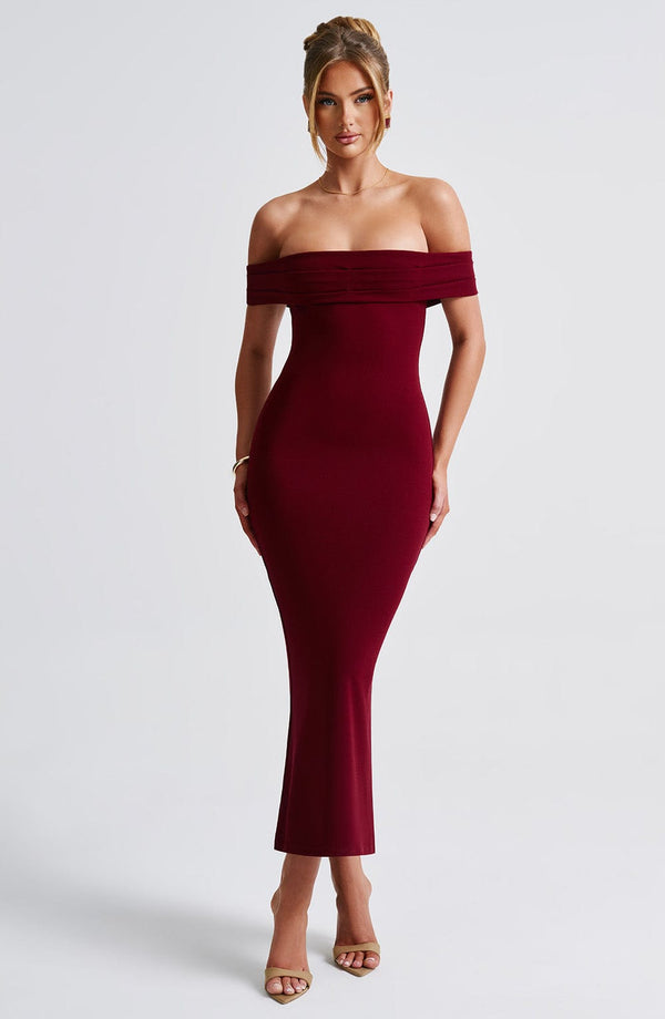 Velvet Charm Off-Shoulder Midi Elbise