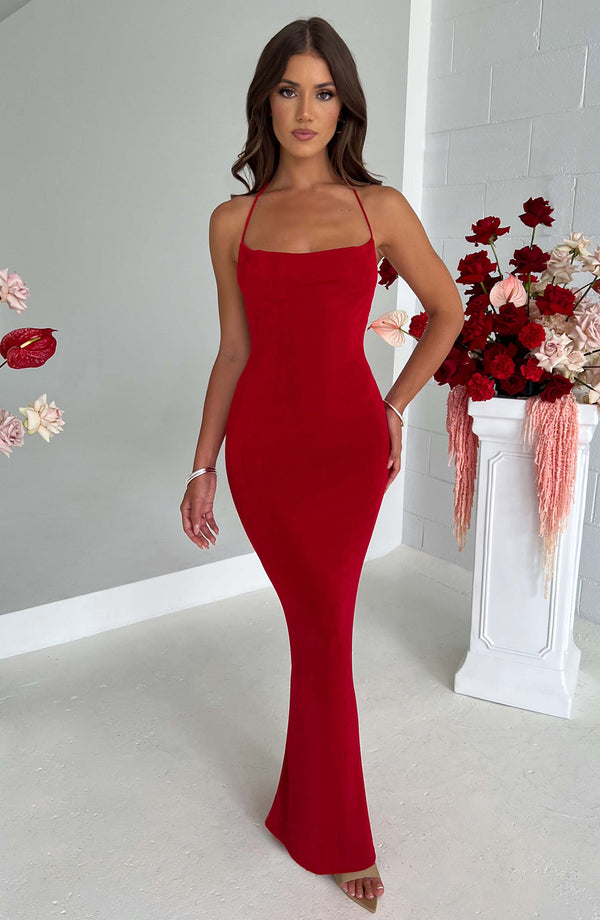 Scarlet Radiance Maxi Elbise